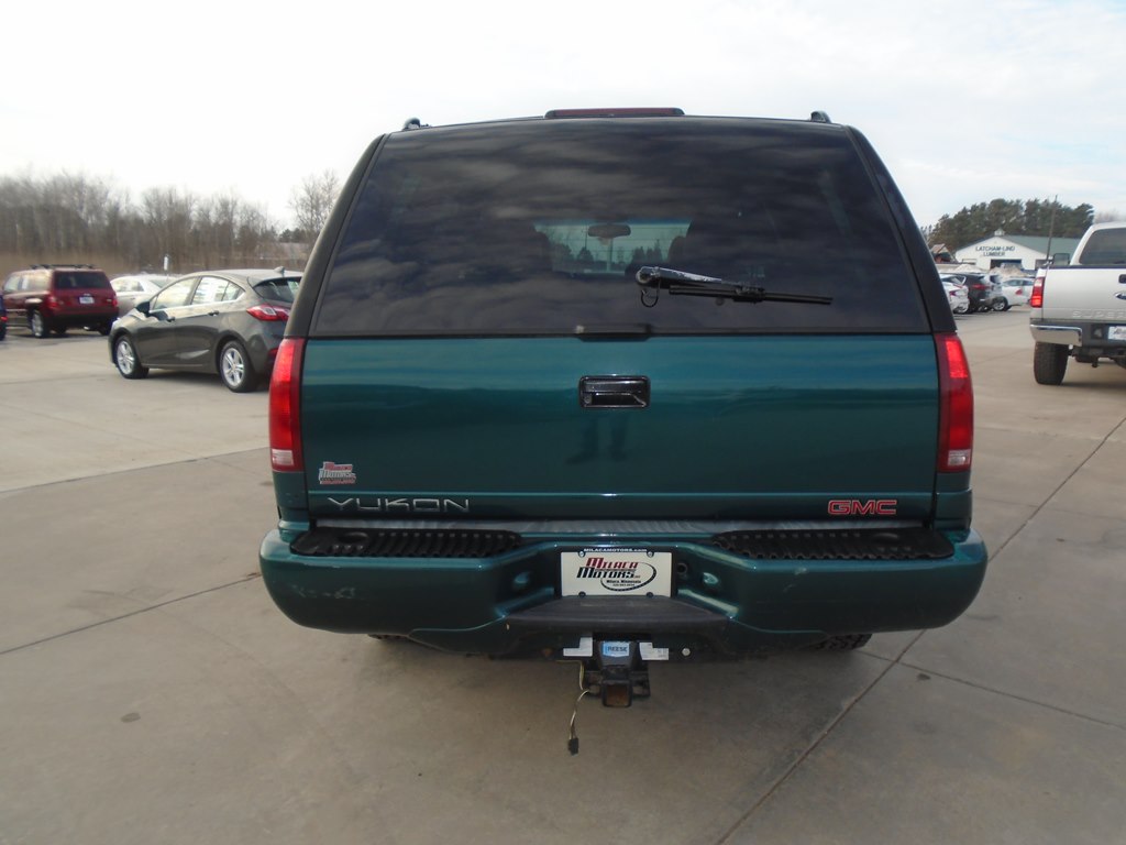 Photo 12 of this GMC DENALI