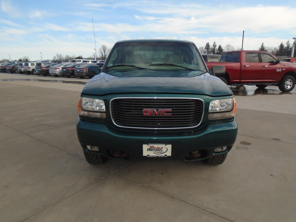 Photo 6 of this GMC DENALI