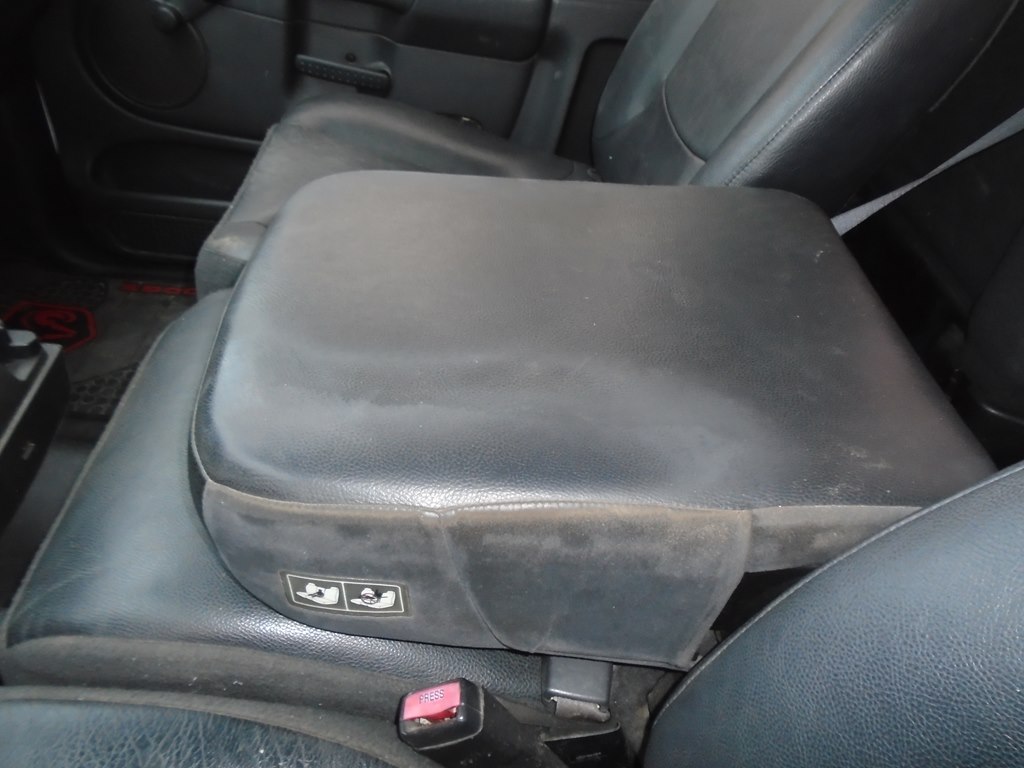 Photo 33 of this DODGE RAM 1500