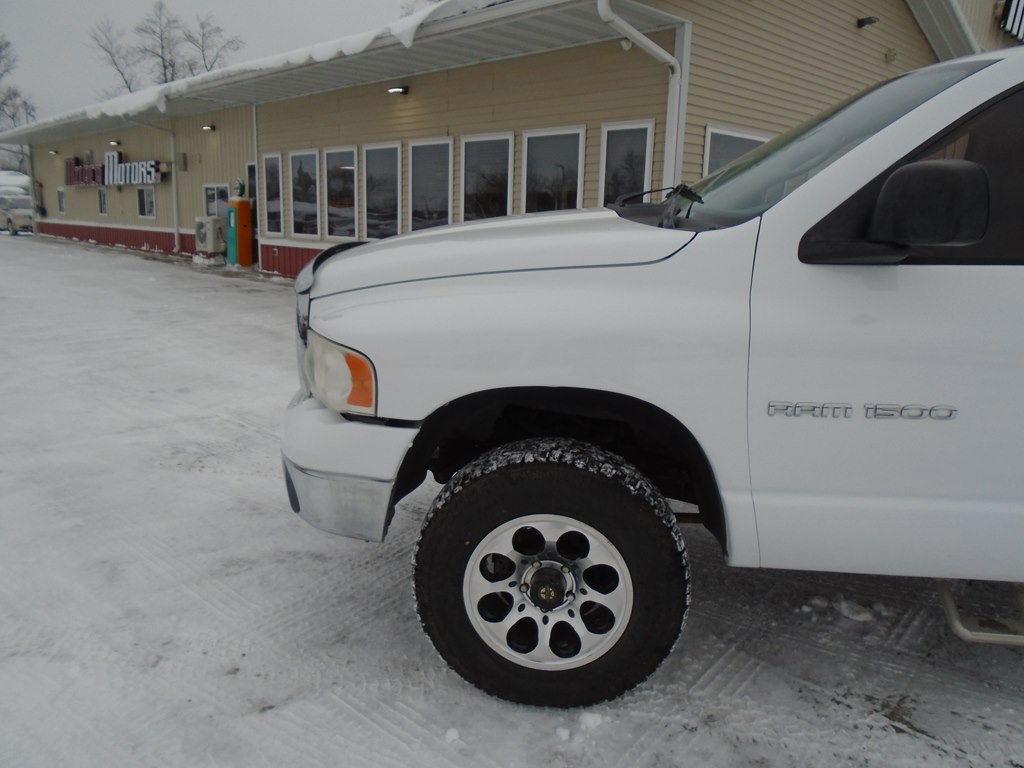 Photo 2 of this DODGE RAM 1500