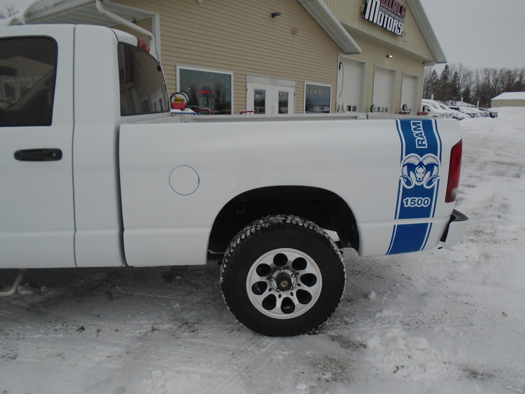 Photo 4 of this DODGE RAM 1500
