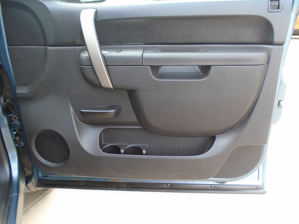 Photo 32 of this GMC SIERRA