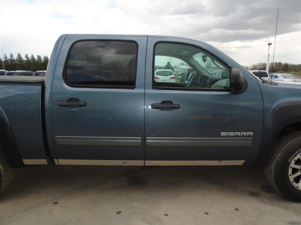 Photo 7 of this GMC SIERRA
