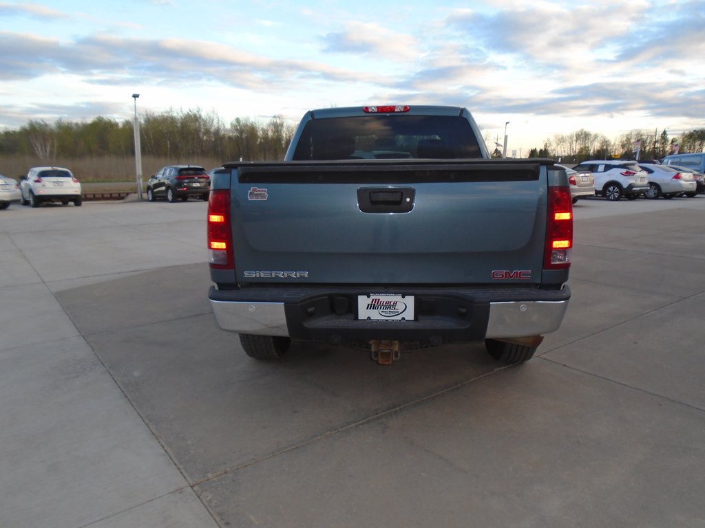 Photo 10 of this GMC SIERRA