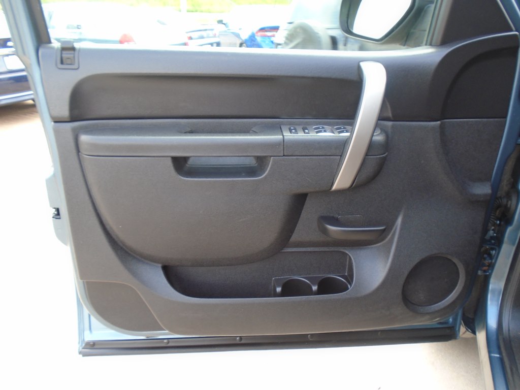 Photo 14 of this GMC SIERRA