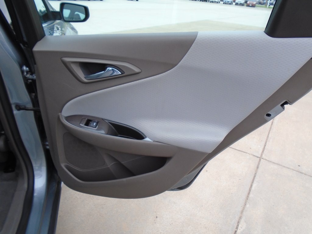 Photo 40 of this CHEVROLET MALIBU