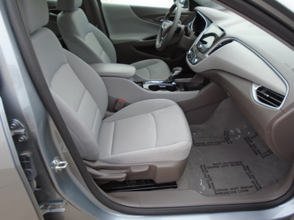 Photo 31 of this CHEVROLET MALIBU