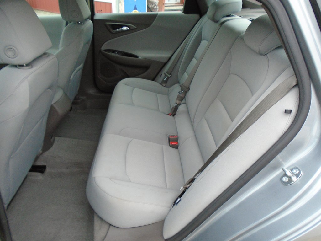 Photo 24 of this CHEVROLET MALIBU