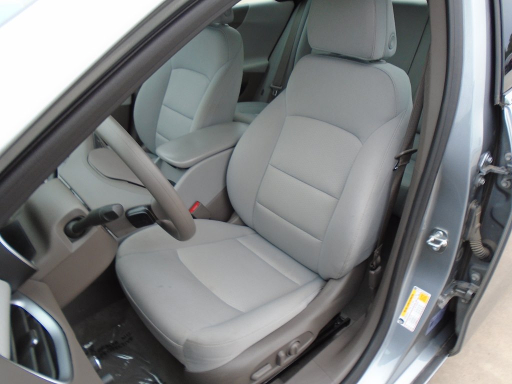 Photo 19 of this CHEVROLET MALIBU