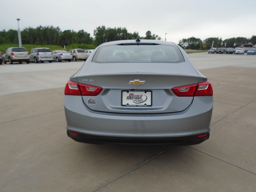 Photo 12 of this CHEVROLET MALIBU