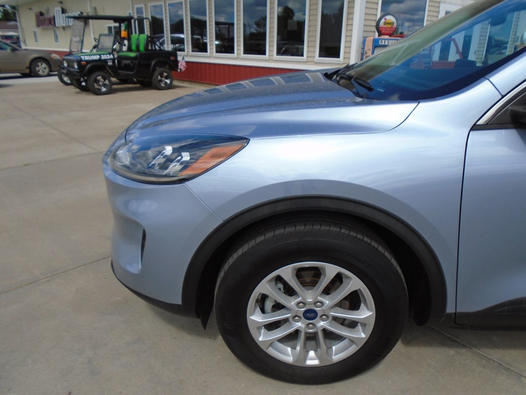 Photo 2 of this FORD ESCAPE
