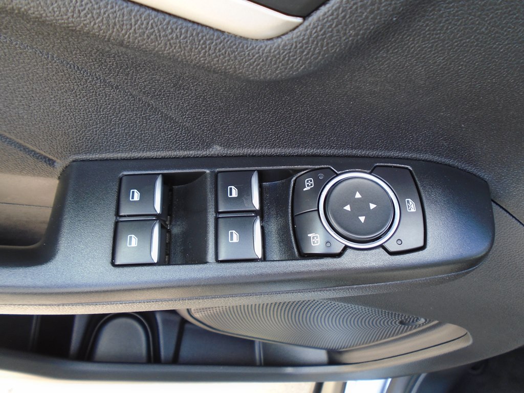 Photo 20 of this FORD ESCAPE