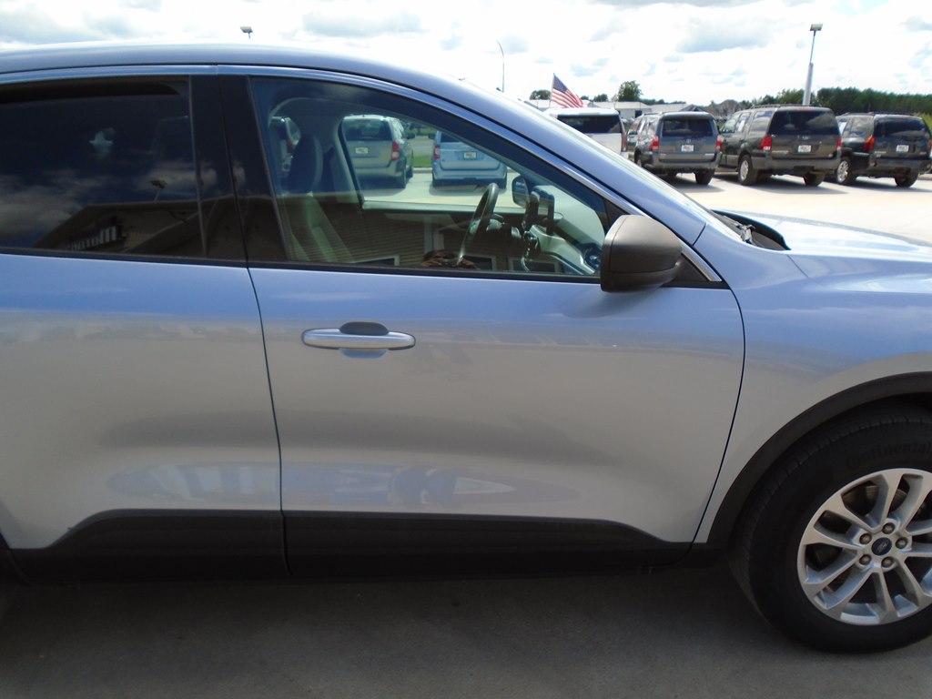 Photo 9 of this FORD ESCAPE