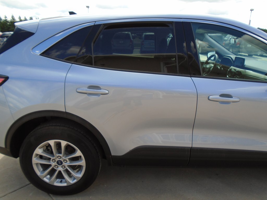 Photo 10 of this FORD ESCAPE