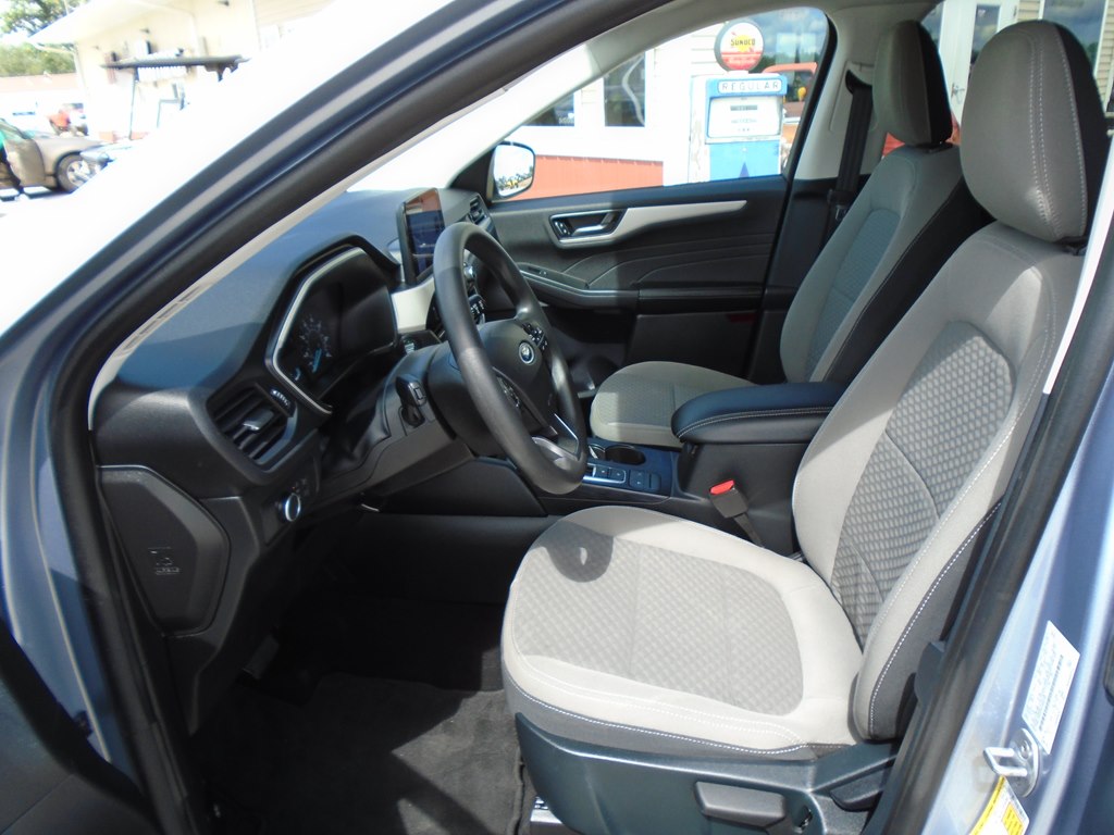 Photo 18 of this FORD ESCAPE