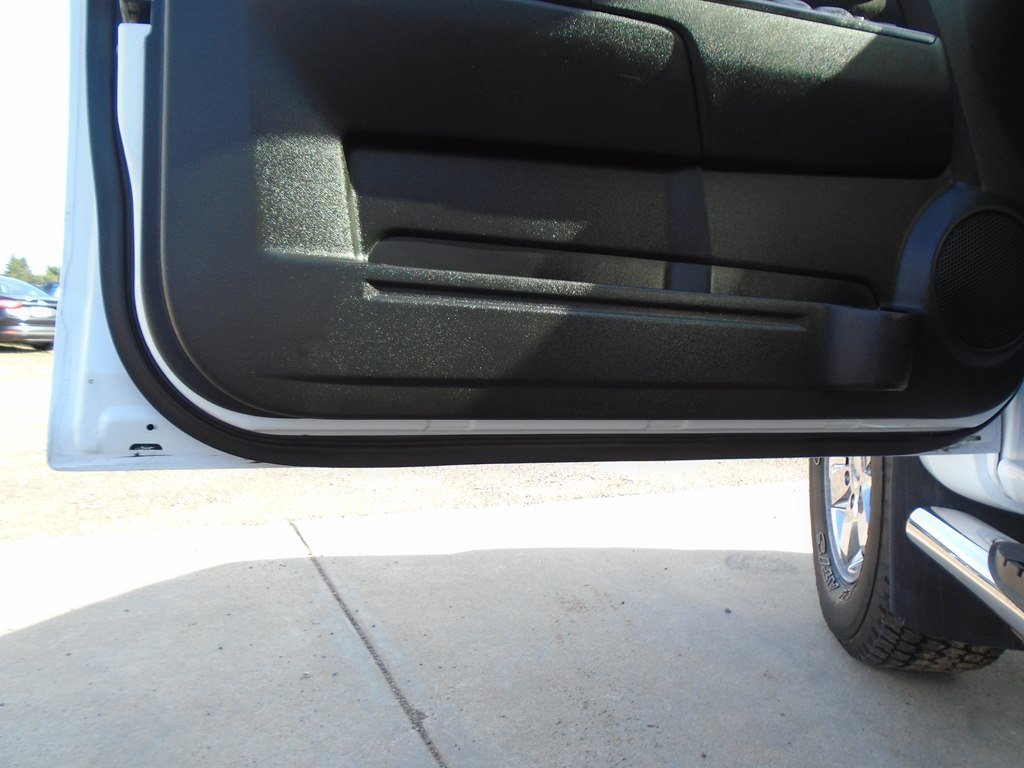 Photo 22 of this GMC CANYON