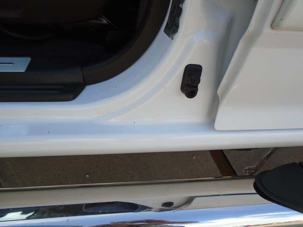 Photo 21 of this GMC CANYON