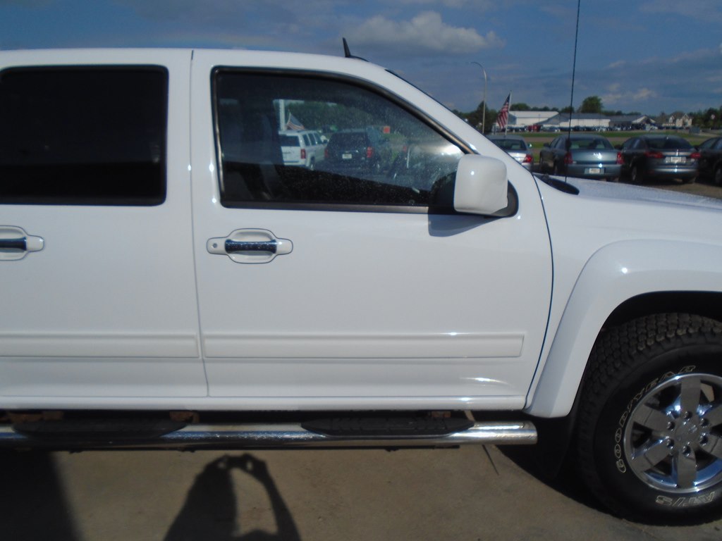 Photo 9 of this GMC CANYON