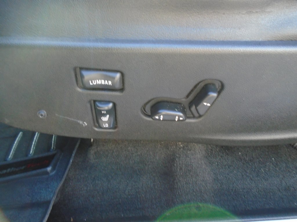Photo 15 of this GMC CANYON