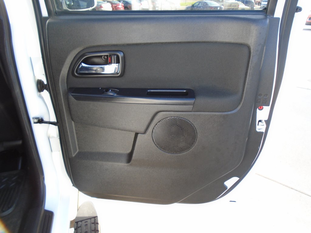 Photo 41 of this GMC CANYON