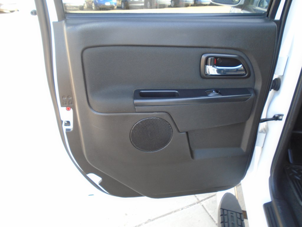 Photo 25 of this GMC CANYON