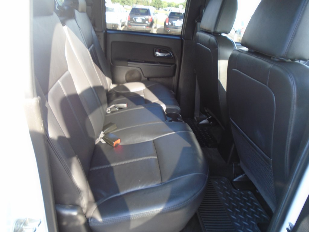 Photo 40 of this GMC CANYON
