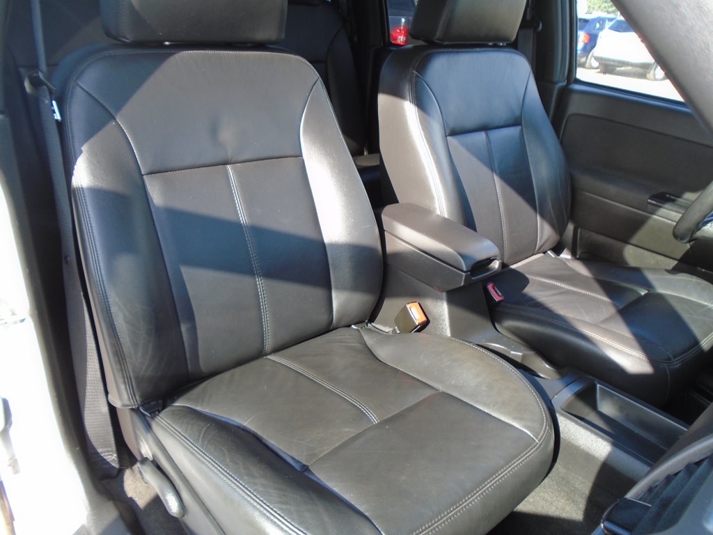 Photo 35 of this GMC CANYON