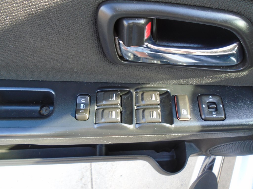 Photo 17 of this GMC CANYON