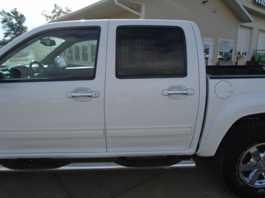 Photo 4 of this GMC CANYON