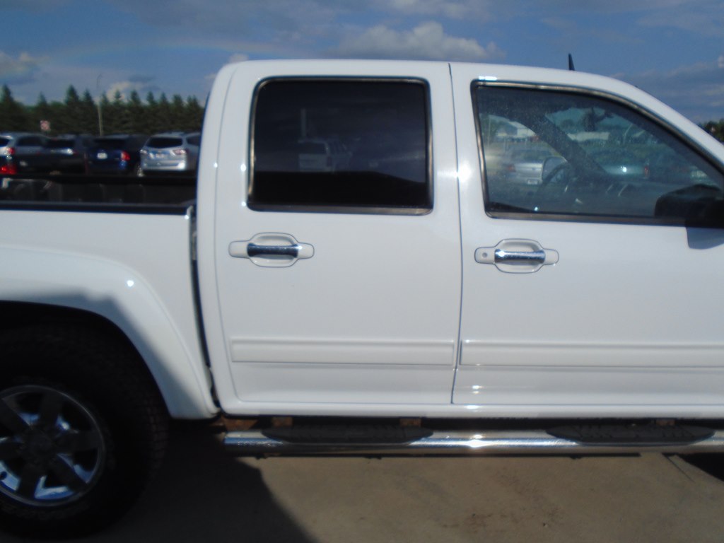 Photo 10 of this GMC CANYON