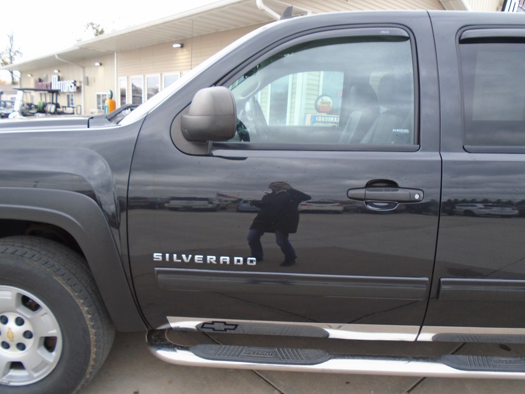 Photo 3 of this CHEVROLET SILVERADO 1500