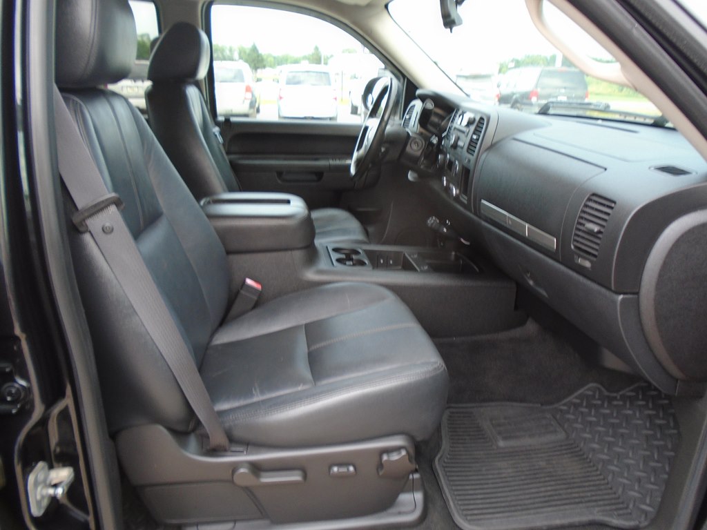 Photo 32 of this CHEVROLET SILVERADO 1500