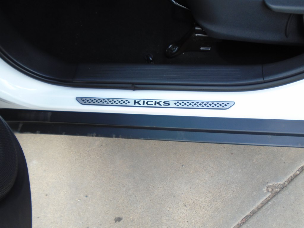 Photo 21 of this NISSAN KICKS