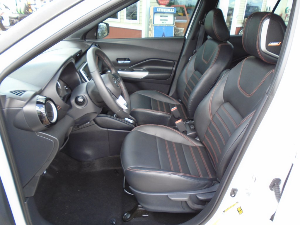 Photo 15 of this NISSAN KICKS