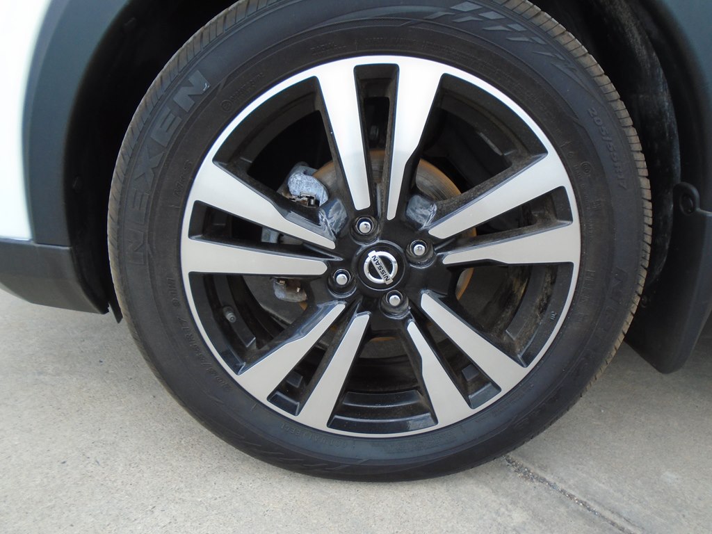 Photo 60 of this NISSAN KICKS