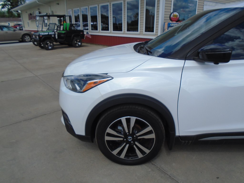 Photo 2 of this NISSAN KICKS