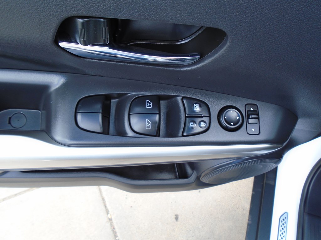 Photo 18 of this NISSAN KICKS