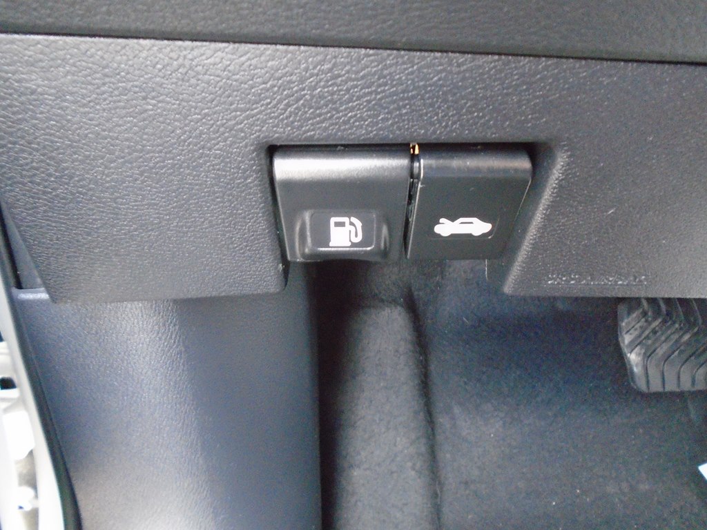 Photo 58 of this NISSAN KICKS