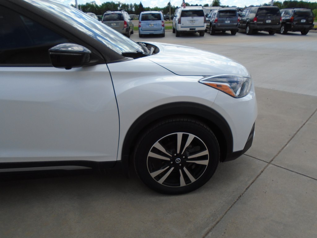 Photo 8 of this NISSAN KICKS