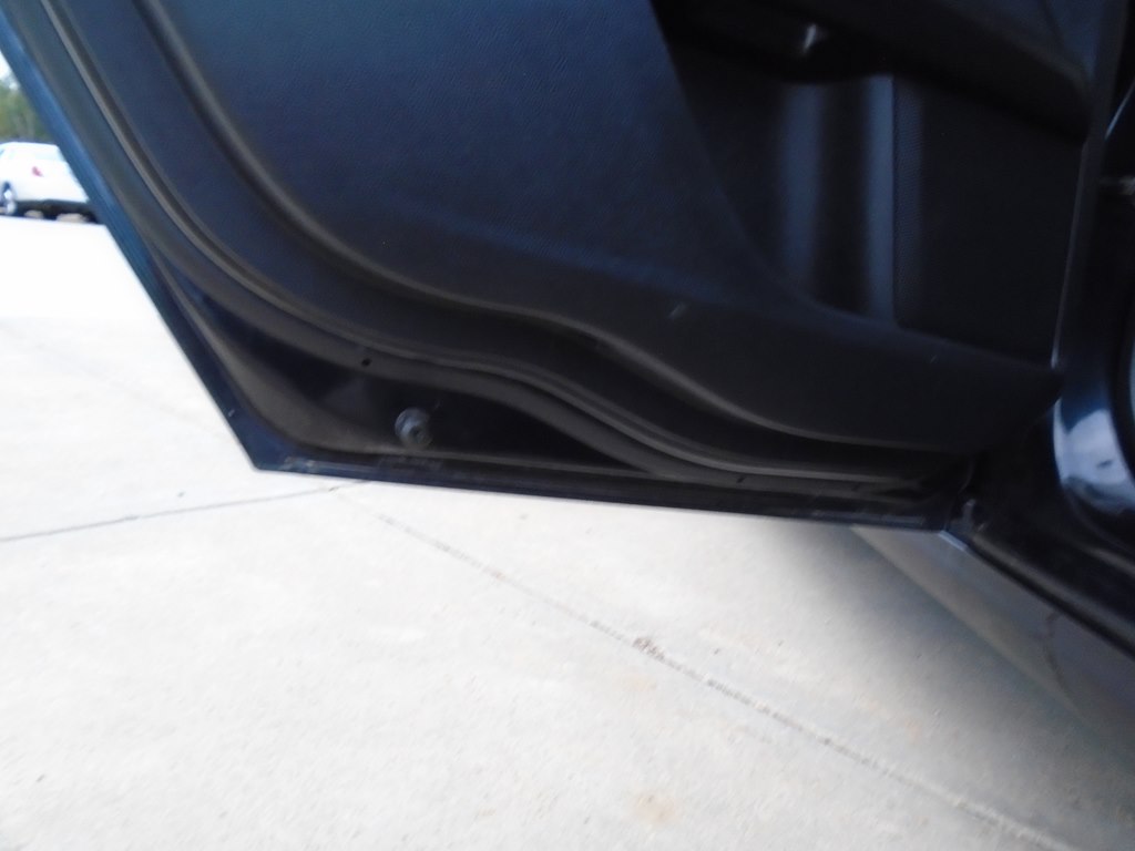 Photo 27 of this FORD FUSION