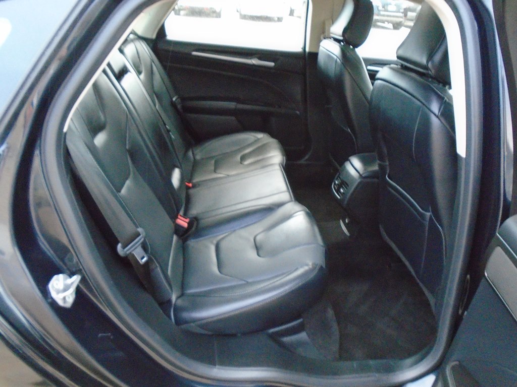 Photo 36 of this FORD FUSION