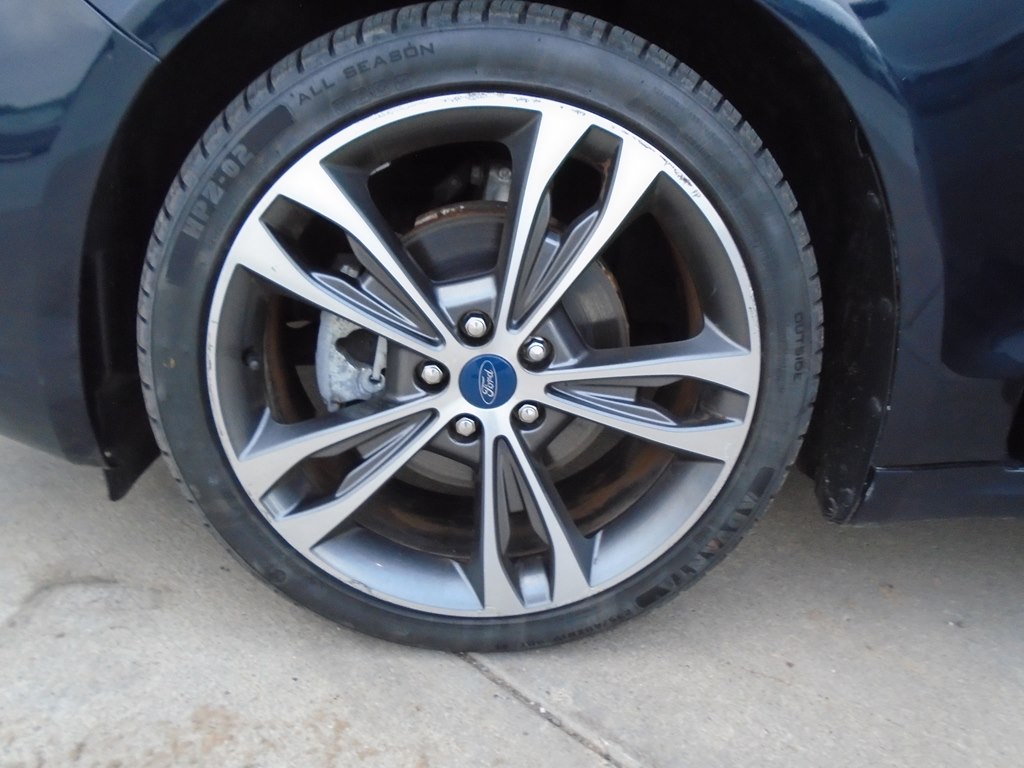 Photo 63 of this FORD FUSION