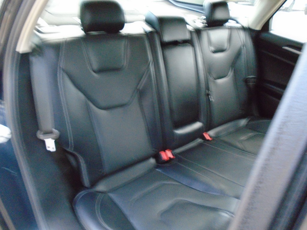 Photo 38 of this FORD FUSION