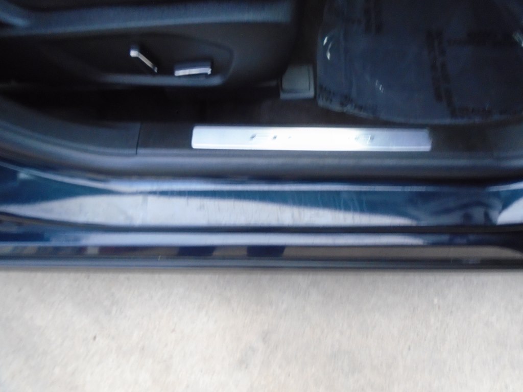 Photo 33 of this FORD FUSION