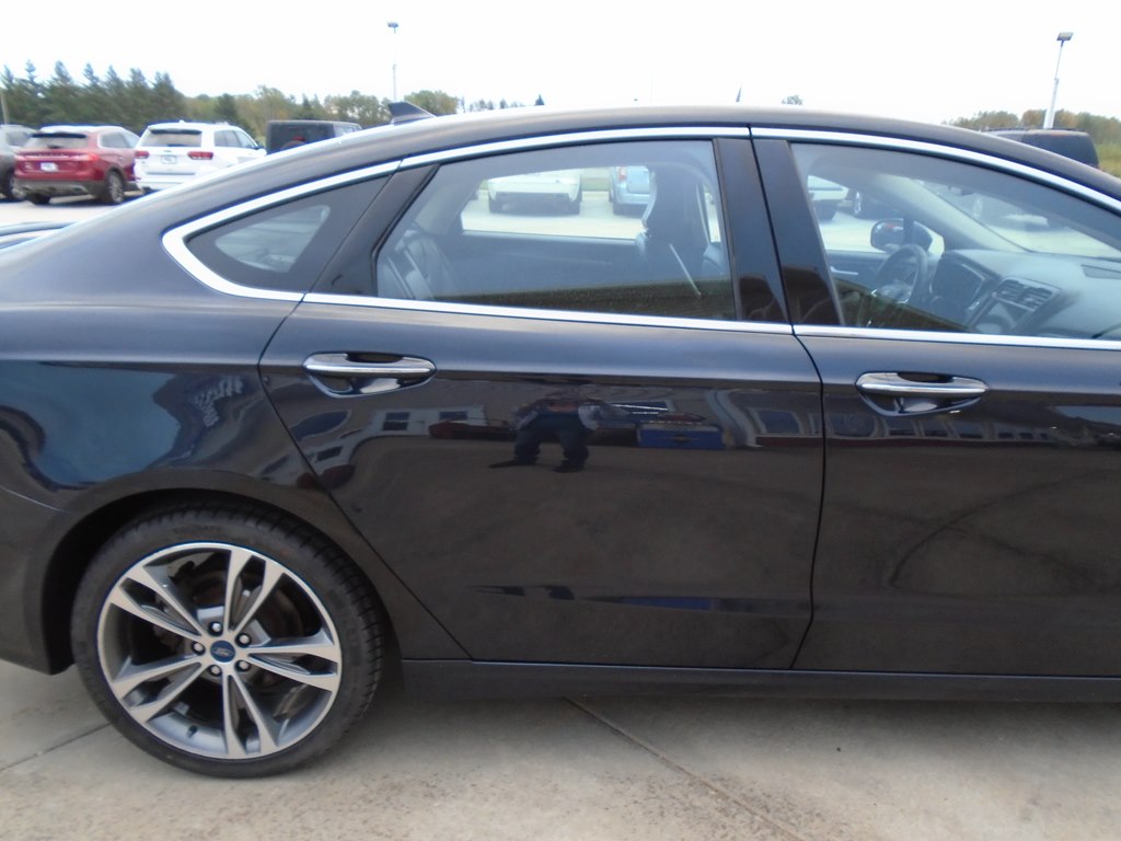 Photo 10 of this FORD FUSION