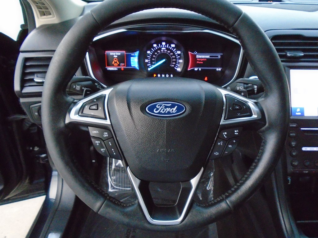 Photo 44 of this FORD FUSION