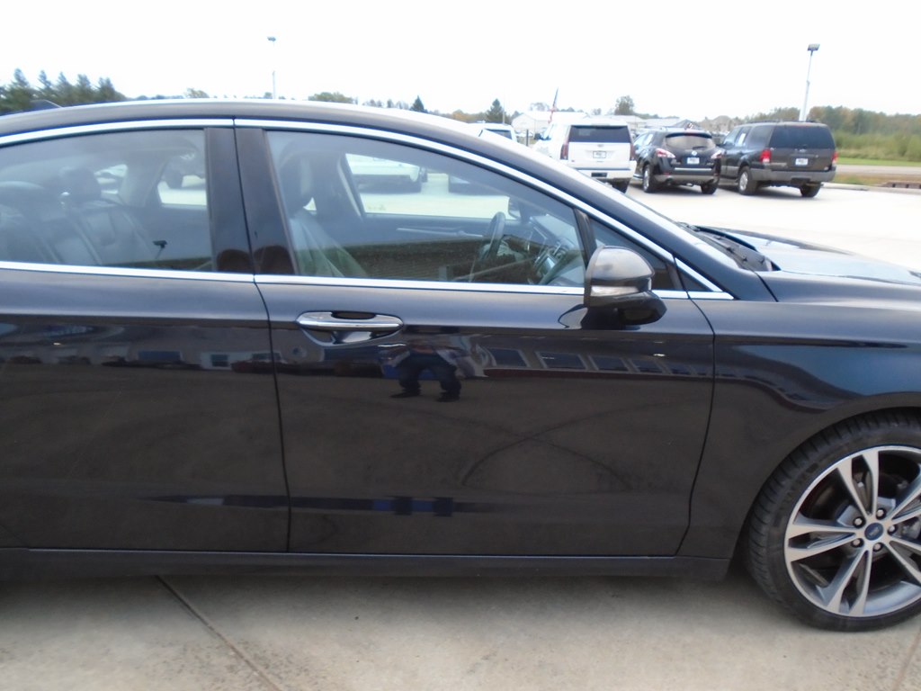 Photo 9 of this FORD FUSION