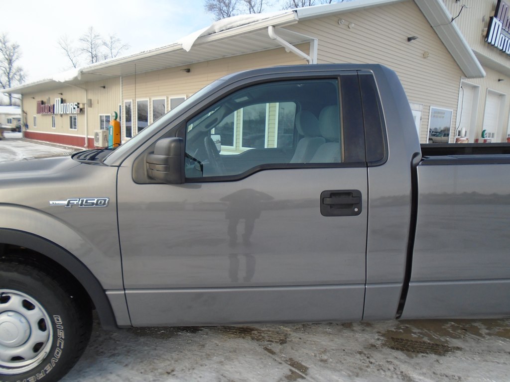 Photo 3 of this FORD F150