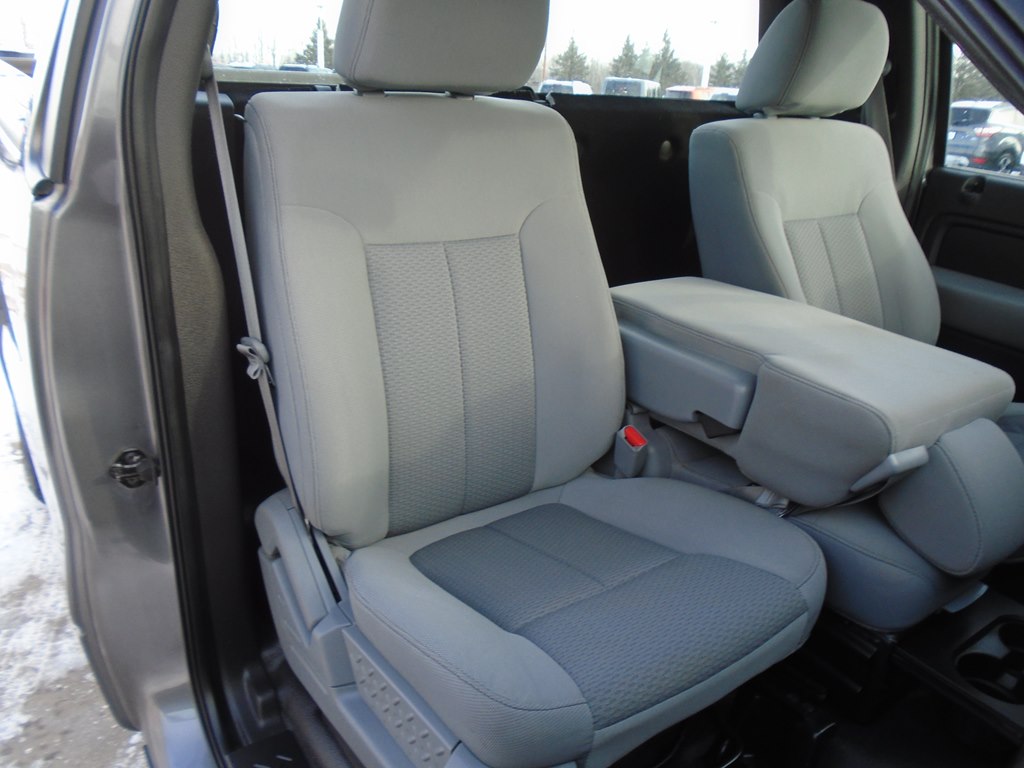 Photo 25 of this FORD F150