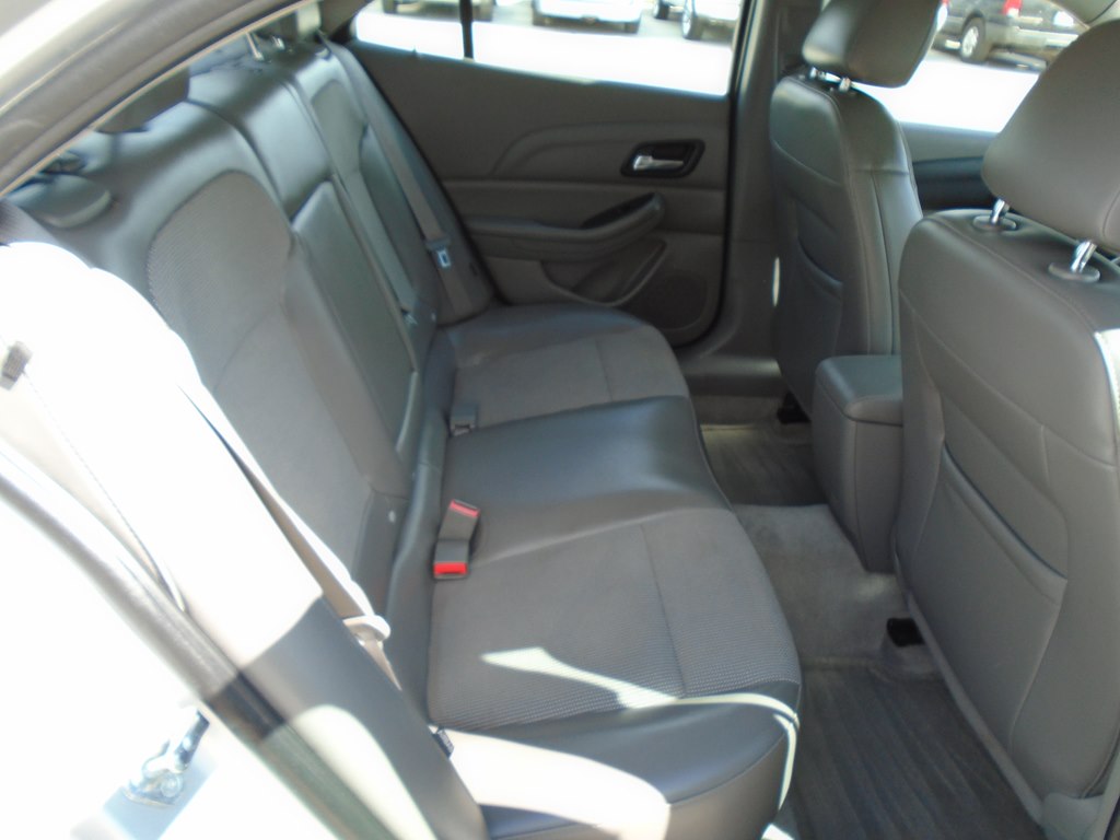 Photo 39 of this CHEVROLET MALIBU
